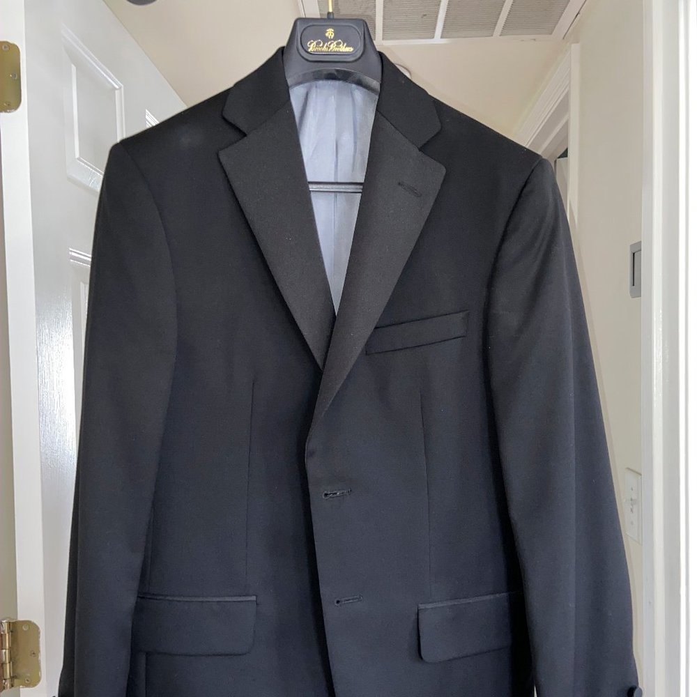Black by Vera Wang Tuxedo Slim Fit Tuxedo